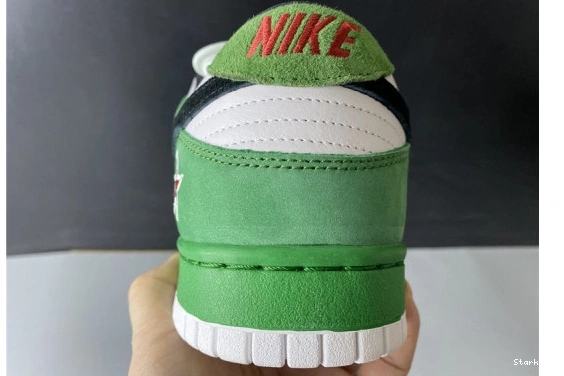 SB 304292-302 Low Dunk Nike Heineken 0728
